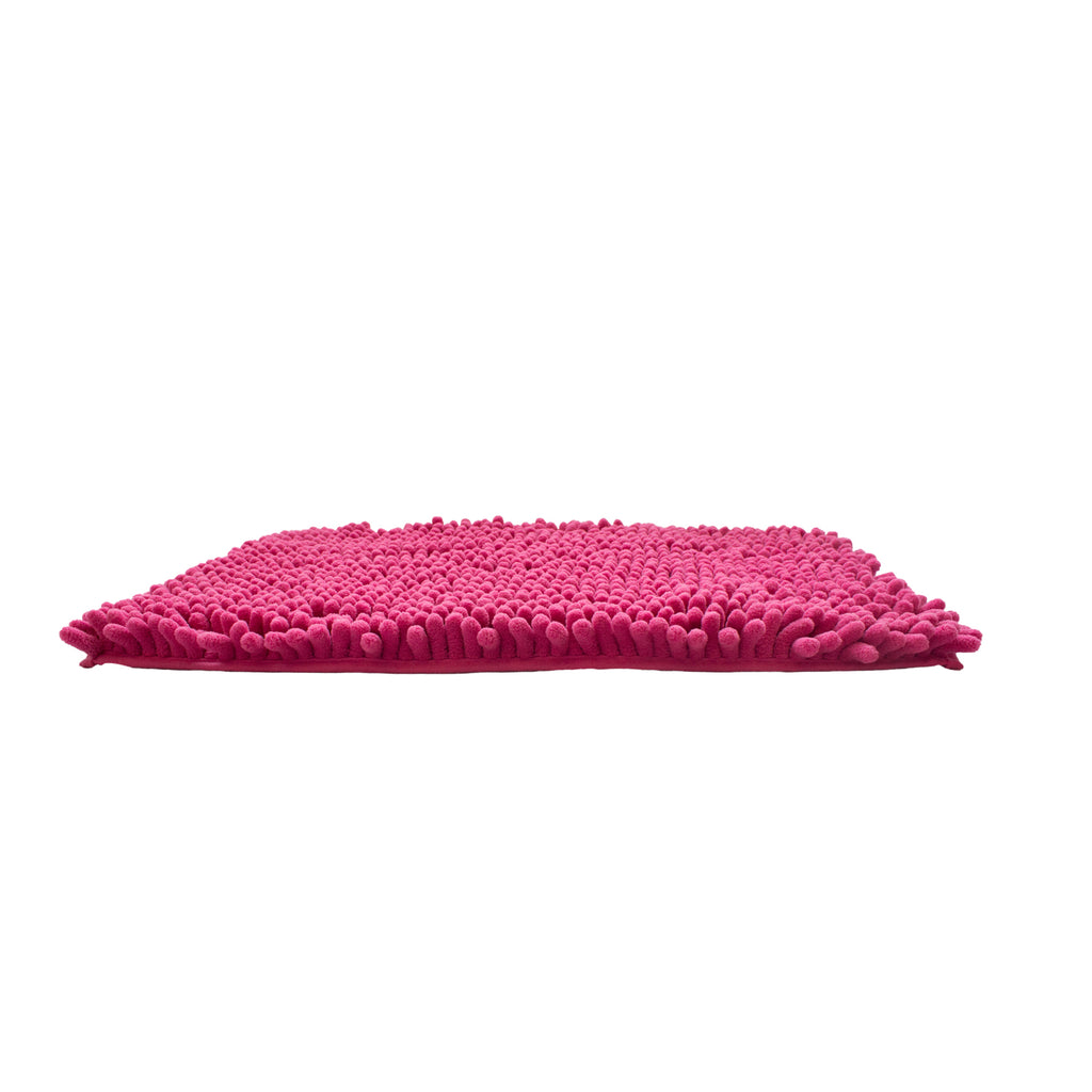 Tapete baño Shaggy Coral rosa 50x80 cm con textura suave y diseño contemporáneo ideal para baño en espacios modernos
