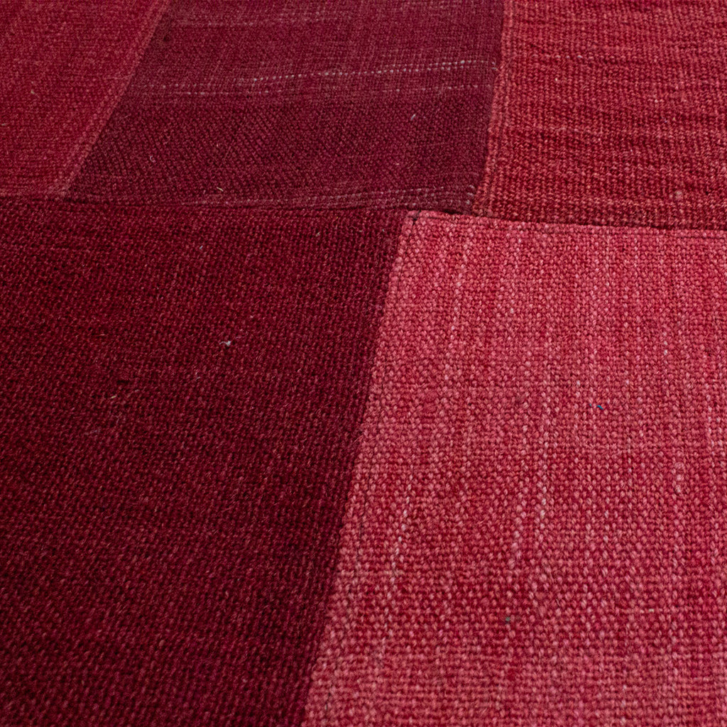 Tapete Dhurrie patchwork 70x300 cm con textura natural y diseño contemporáneo ideal para sala o recámara en espacios modernos