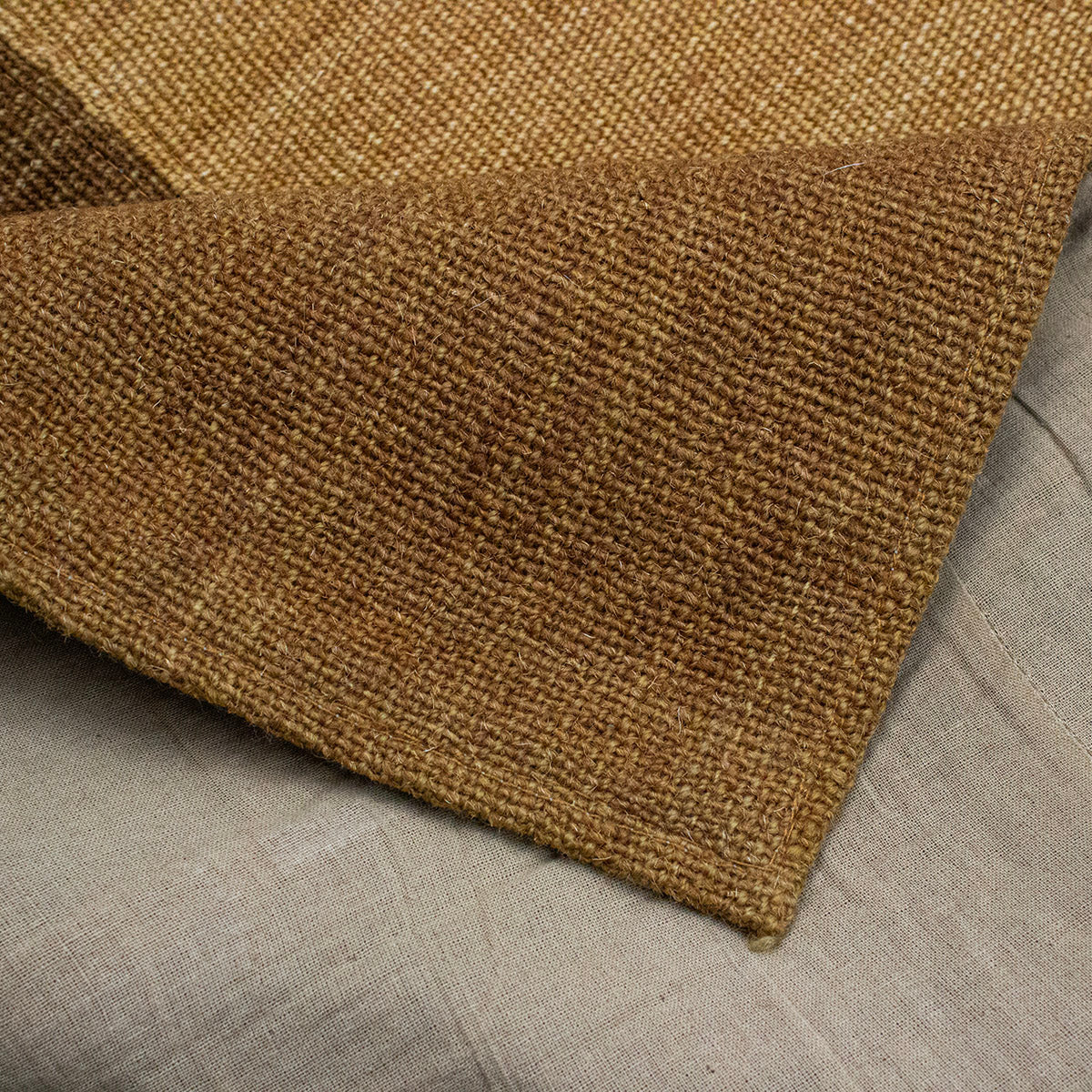 Tapete Kilim turco pieza única 90x150 cm con textura natural y diseño contemporáneo ideal para sala o recámara en espacios modernos