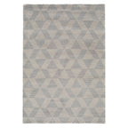Tapete Rome 0456 gris triángulos con textura suave y diseño contemporáneo ideal para sala o recámara en espacios modernos