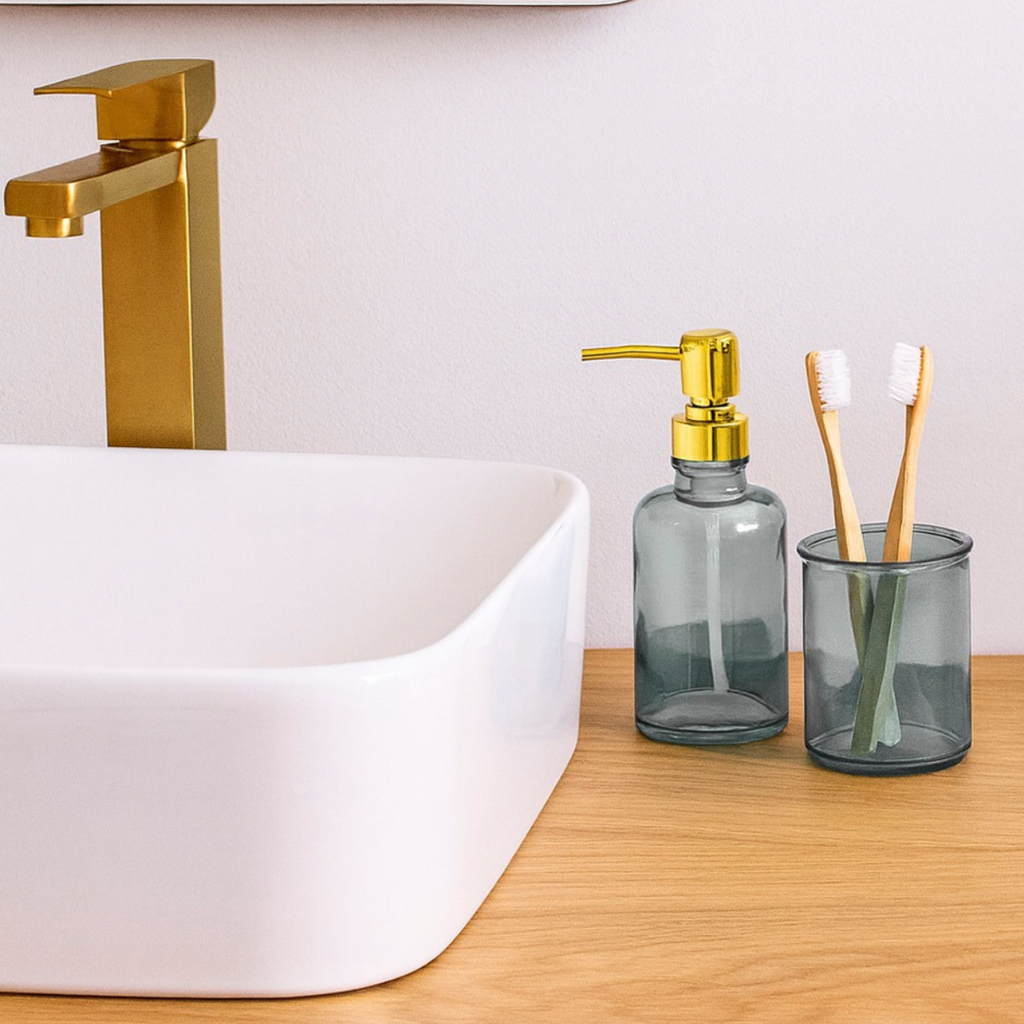 Set De Accesorios Para Baño Color Vidrio Ceniza