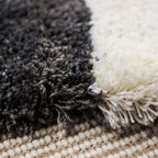 Tapete Shaggy Supreme cuadros gris 200x290 cm con textura suave y diseño moderno que brinda confort y amplitud visual