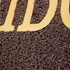 Tapete de entrada Confort Mat 45x75 cm, felpudo resistente y antiderrapante en colores rojo, gris, negro y café ideal para puerta principal o exterior