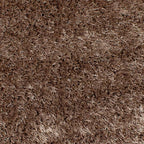 Tapete Natty café 120x160 cm con textura suave y diseño contemporáneo ideal para sala o recámara en espacios modernos