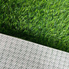 Tapete pasto sintético Garden 120x170 cm con textura resistente y diseño contemporáneo ideal para interior o exterior en espacios modernos