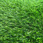 Tapete pasto sintético Garden 120x170 cm con textura resistente y diseño contemporáneo ideal para interior o exterior en espacios modernos