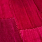Tapete Bazhars Wool patchwork diseño rojo 140x200 cm con textura suave y diseño contemporáneo ideal para sala o recámara en espacios modernos