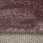 Tapete decorativo Lara morado, alfombra moderna de polipropileno con diseño elegante ideal para sala o recámara
