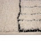 Tapete Midnight líneas con textura suave y diseño contemporáneo ideal para sala o recámara en espacios modernos