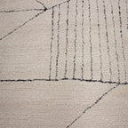 Tapete Midnight líneas con textura suave y diseño contemporáneo ideal para sala o recámara en espacios modernos