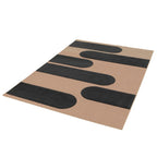 Tapete Ray 24511 negro con textura suave y diseño contemporáneo ideal para sala o recámara en espacios modernos