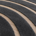 Tapete Ray 24535 negro con textura suave y diseño contemporáneo ideal para sala o recámara en espacios modernos