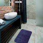 Tapete baño Memory azul liv 40x60 cm con textura suave y diseño contemporáneo ideal para baño en espacios modernos