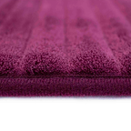 Tapete baño Memory vino 40x60 cm con textura suave y diseño contemporáneo ideal para baño en espacios modernos