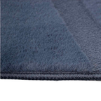 Tapete Nordic azul 60x110 cm con textura suave y diseño contemporáneo ideal para recámara o pie de cama en espacios modernos
