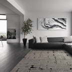 Tapete Midnight rayas con textura suave y diseño contemporáneo ideal para sala o recámara en espacios modernos