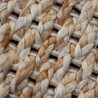 Tapete Yute Siroi beige con textura natural y diseño contemporáneo ideal para sala o recámara en espacios modernos