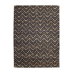 Tapete Yute Ebony zig zag con textura natural y diseño contemporáneo ideal para sala o recámara en espacios modernos